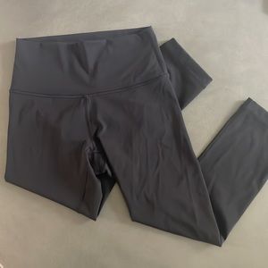 Lululemon black cropped leggings